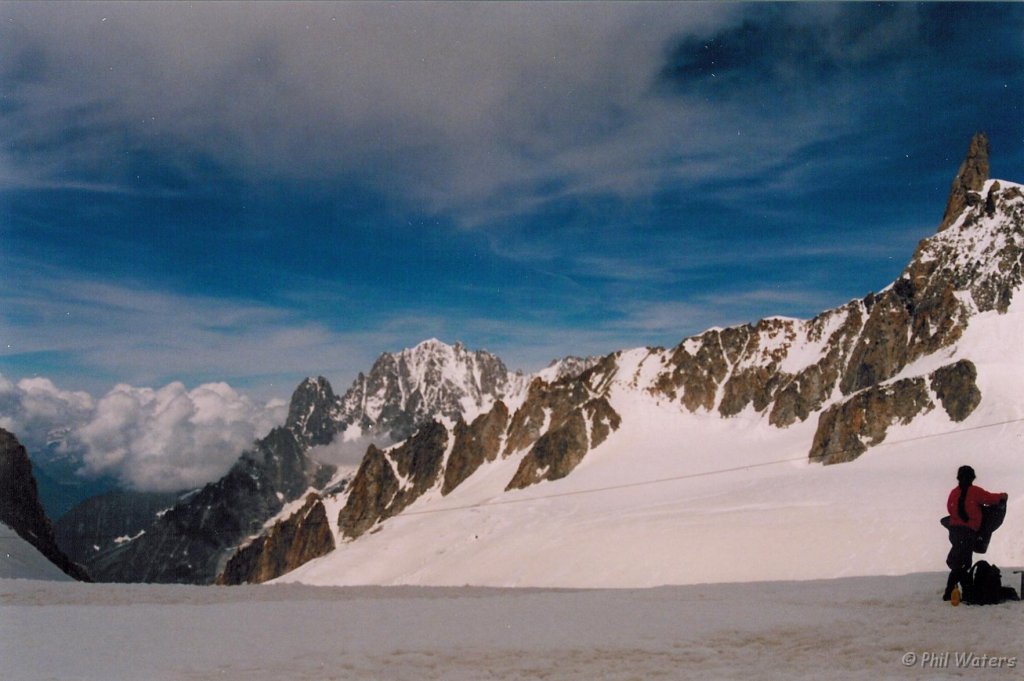 Alps_4.jpg - Walking in the snow