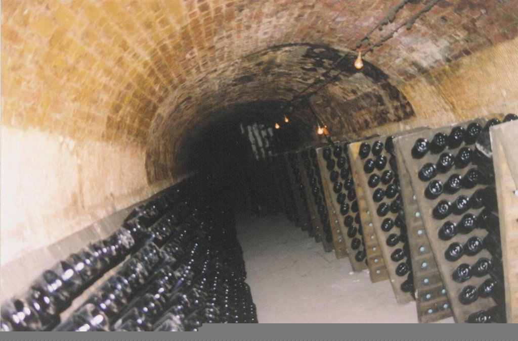 Spa_10.jpg - Champange cellers