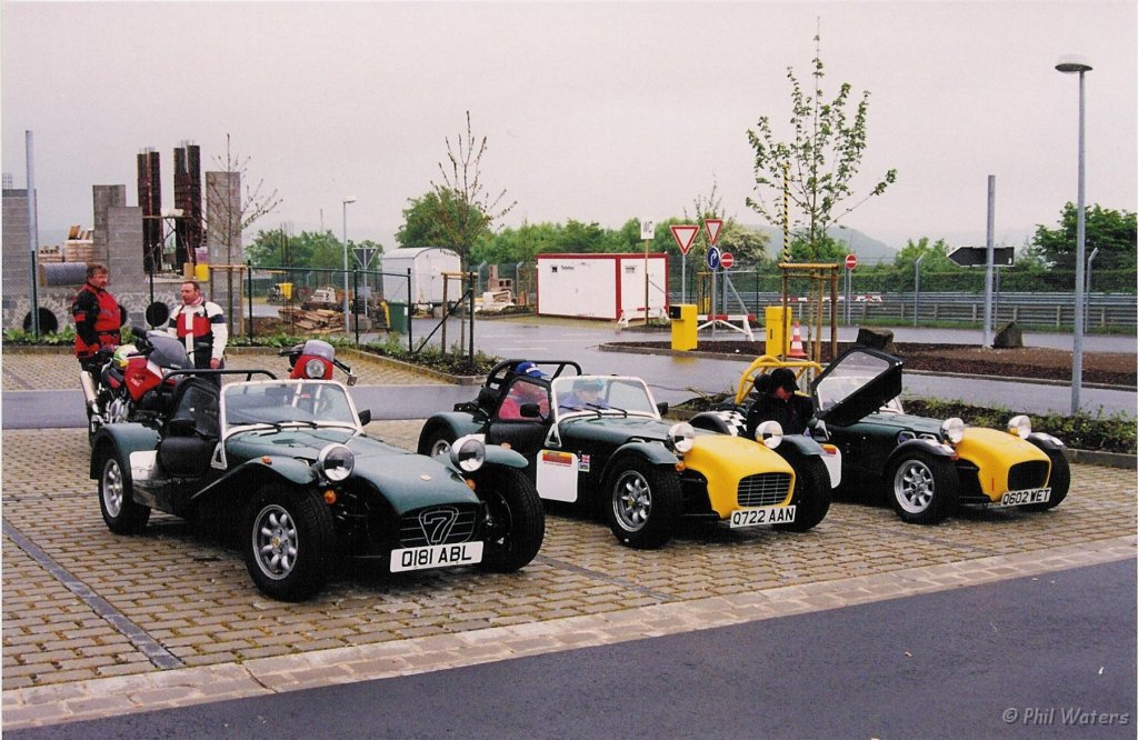 Spa_5.jpg - A damp morning at the Nurburgring